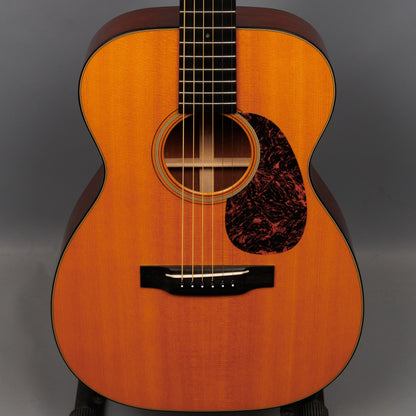 2009 Martin 00-18V