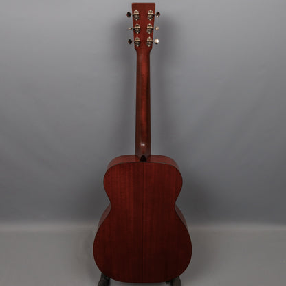 2009 Martin 00-18V