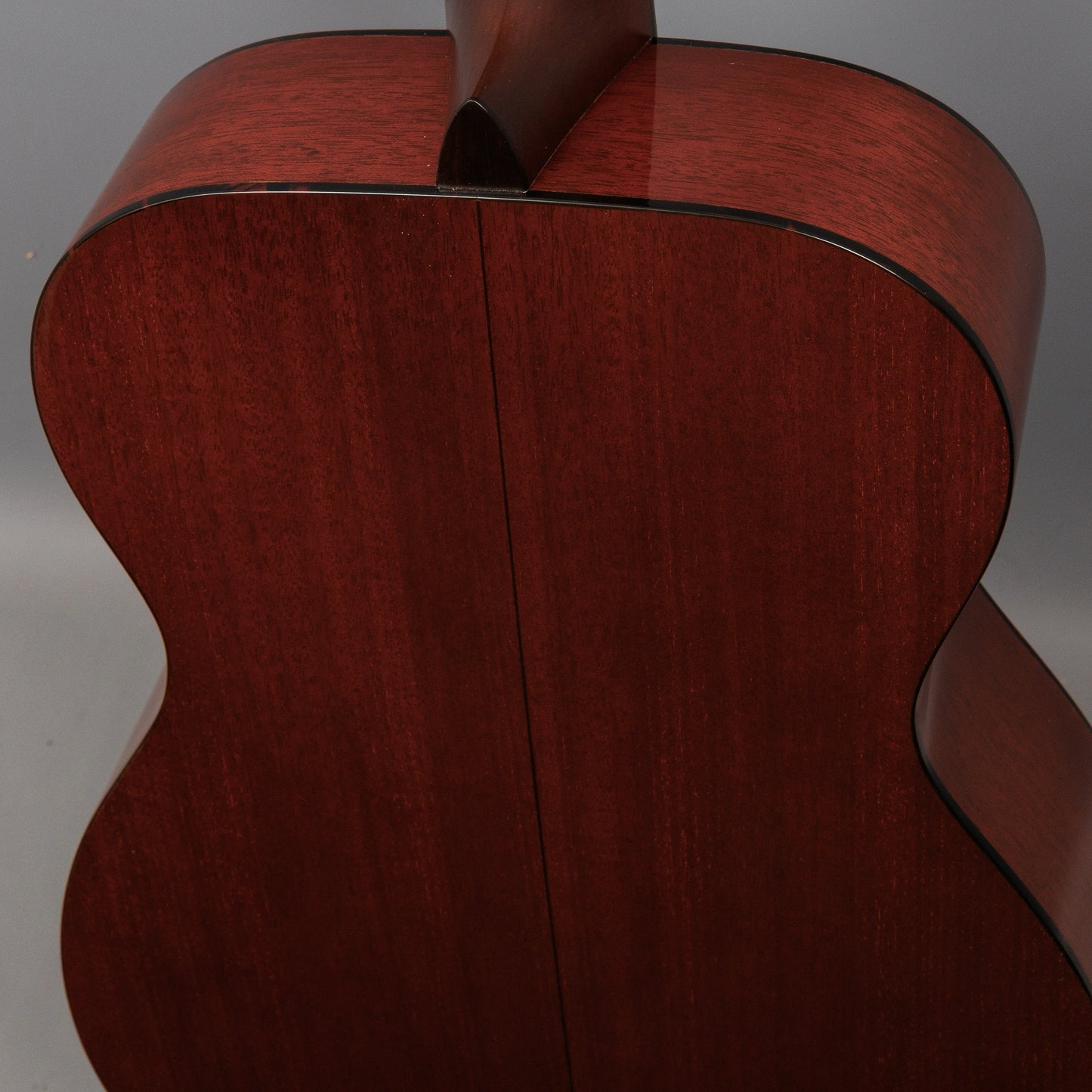 2009 Martin 00-18V