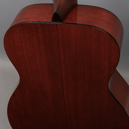 2009 Martin 00-18V