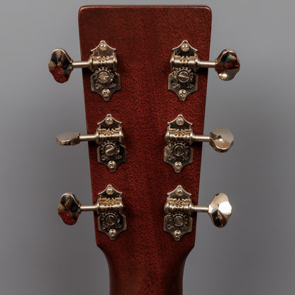 2009 Martin 00-18V